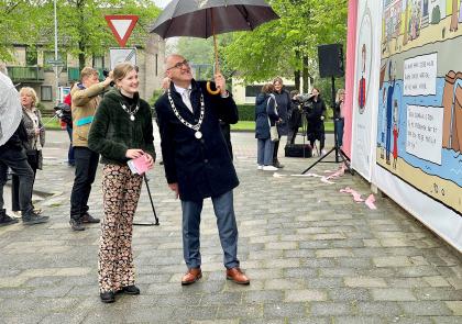 Kinderburgermeester Lieke met burgemeester Adriaan Hoogedoorn